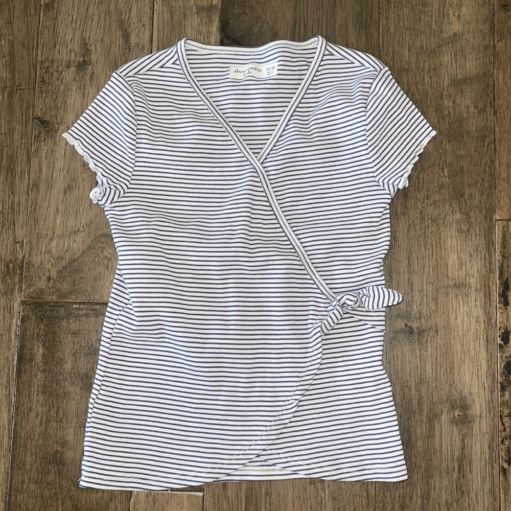Abercrombie kids faux wrap ribbed top size 11/12. Perfect condition.
